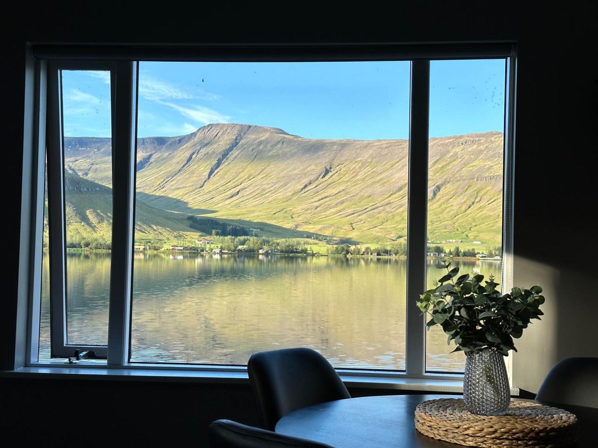 Cosy Lakeview Cabin 45 Minutes From Reykjavik موسفلسبير المظهر الخارجي الصورة